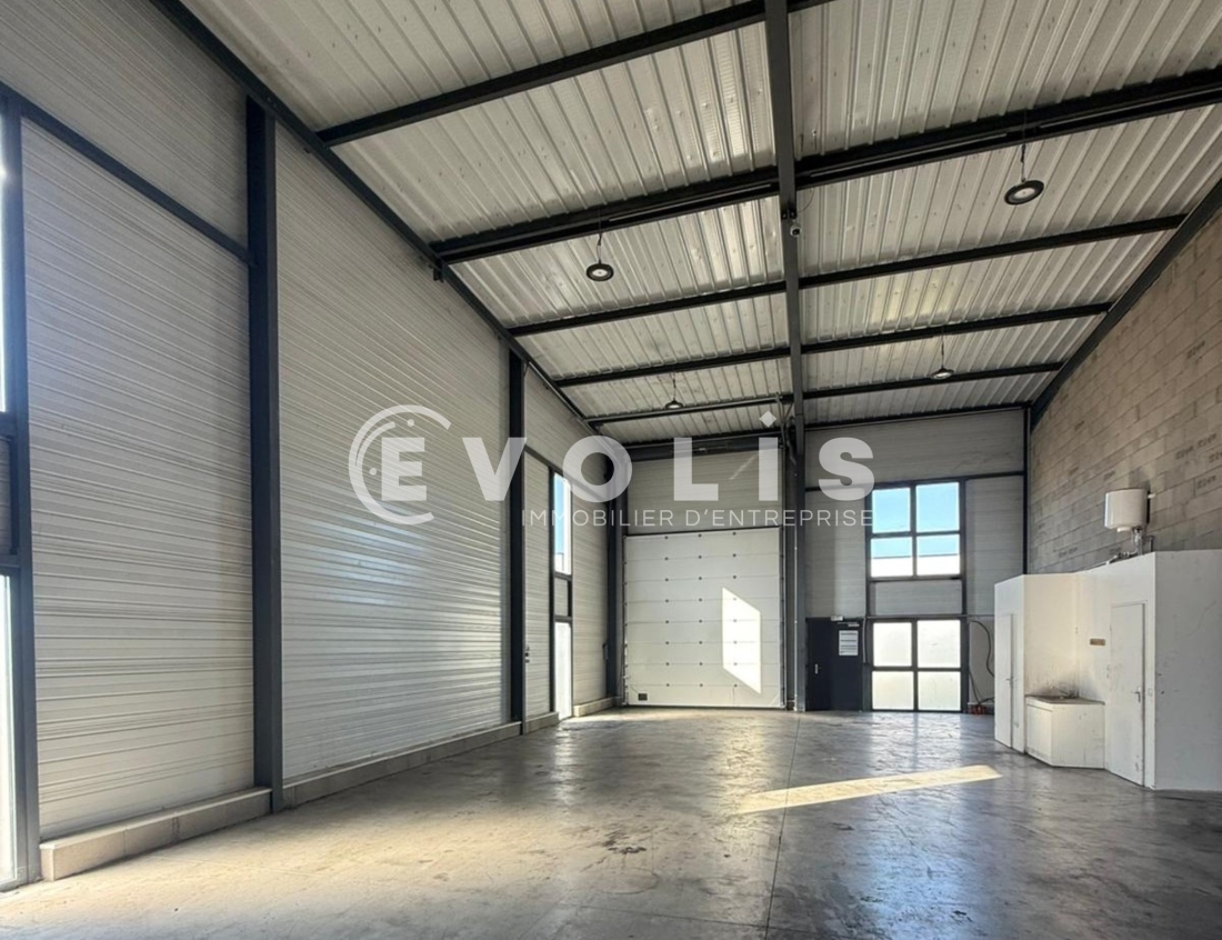 Photo 3 – location Entrepôts / activités	TIGNIEU JAMEYZIEU (38230)
