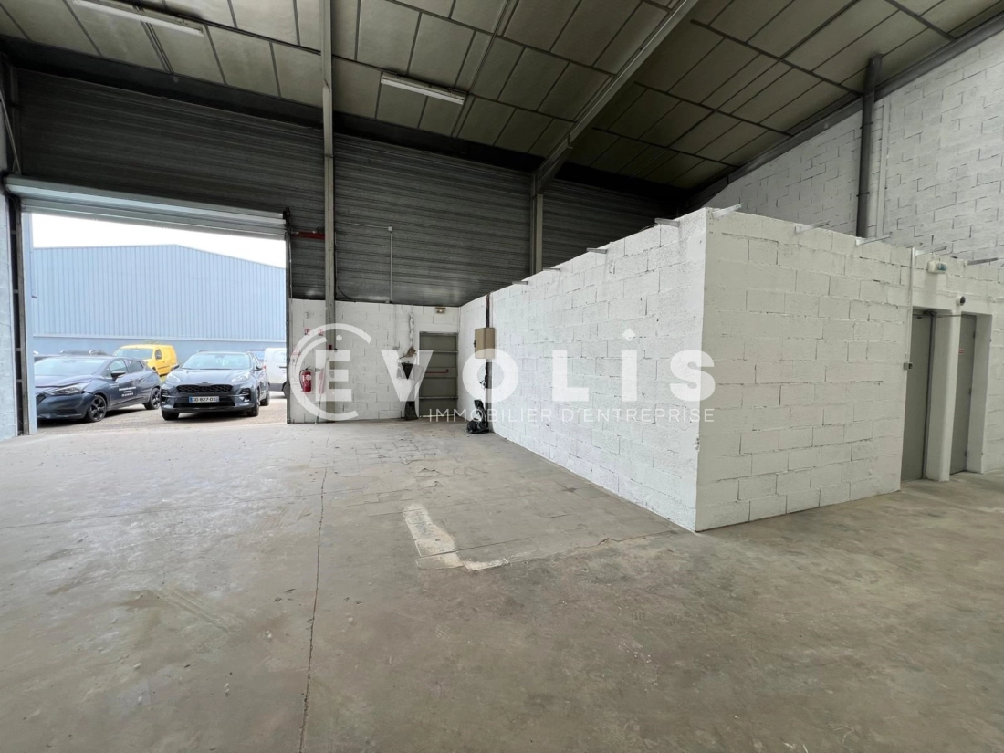 Photo 3 – location Entrepôts / activités	CHASSIEU (69680)