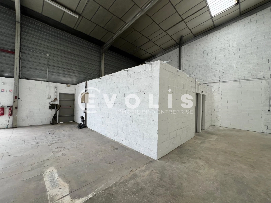 Photo 6 – location Entrepôts / activités	CHASSIEU (69680)