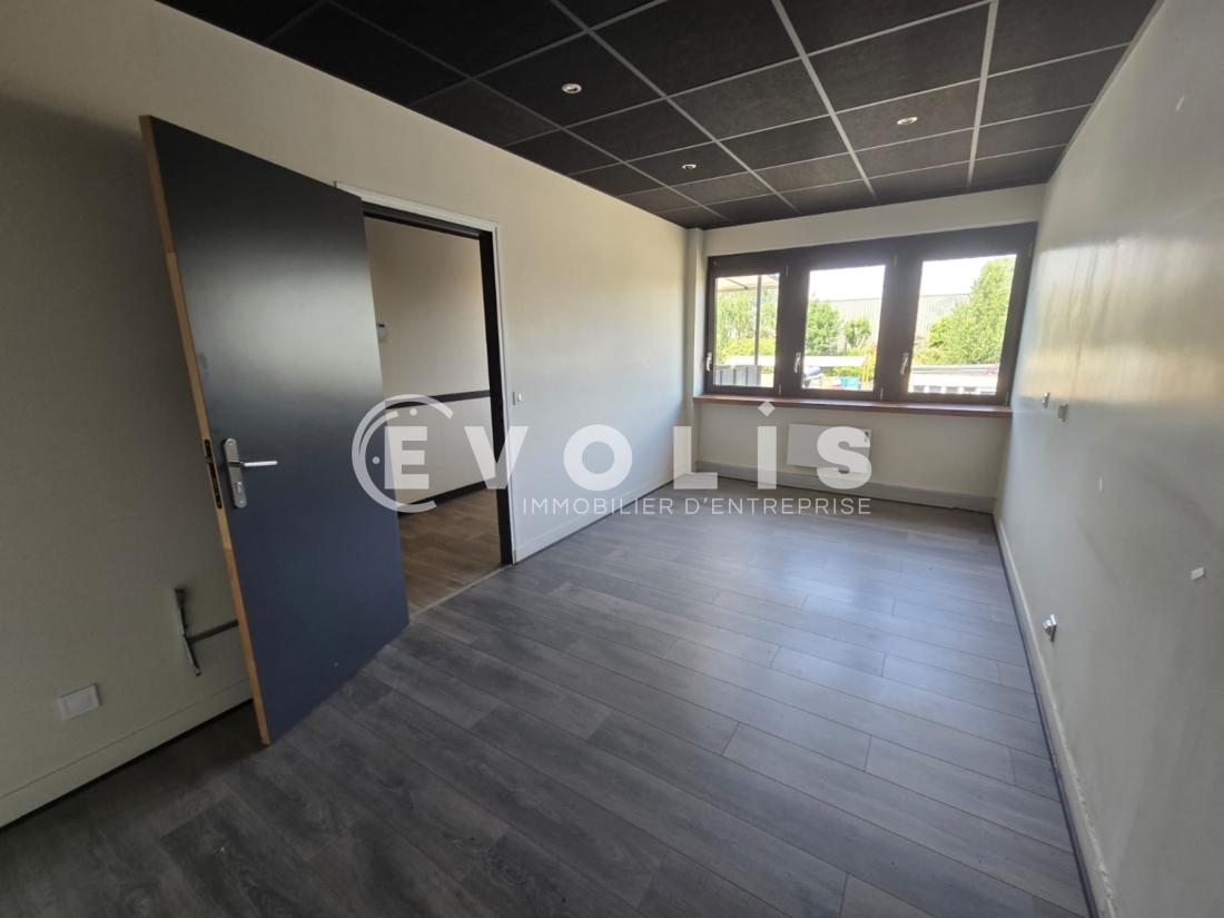 Photo 3 – location Entrepôts / activités	VILLEBON SUR YVETTE (91140)