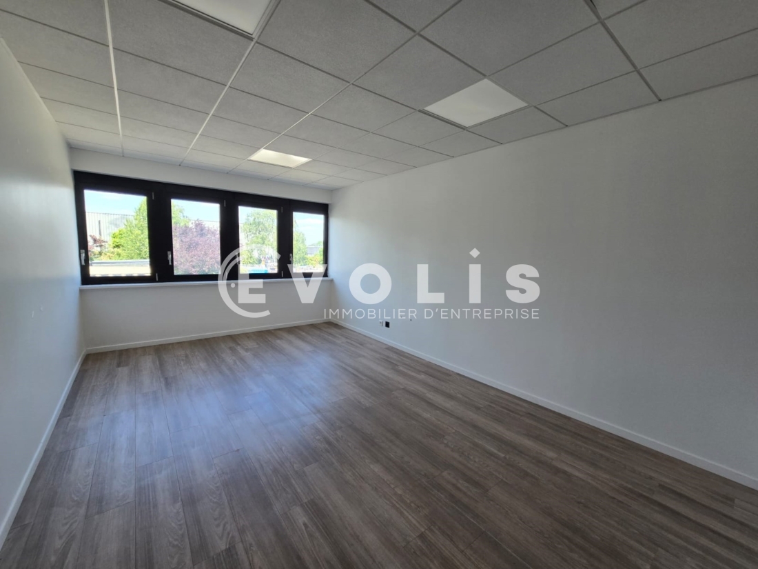 Photo 4 – location Entrepôts / activités	VILLEBON SUR YVETTE (91140)