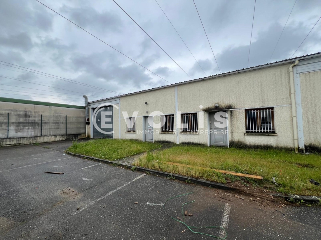 Photo 1 – location Entrepôts / activités	JONAGE (69330)