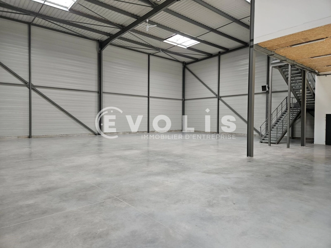 Photo 3 – vente Entrepôts / activités	OLLAINVILLE (91340)