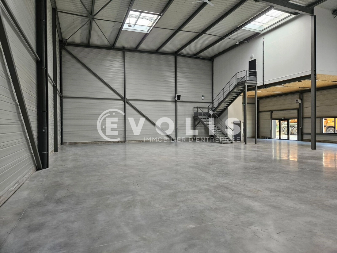 Photo 4 – vente Entrepôts / activités	OLLAINVILLE (91340)