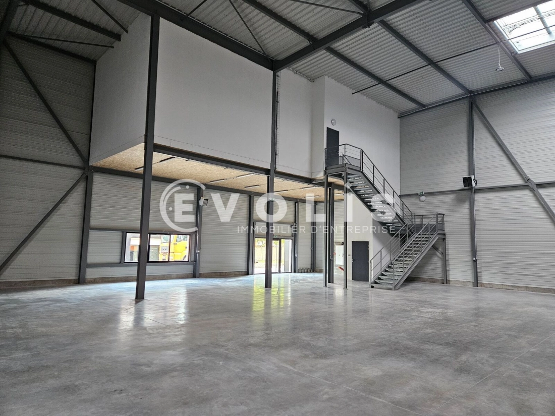 Photo 9 – vente Entrepôts / activités	OLLAINVILLE (91340)