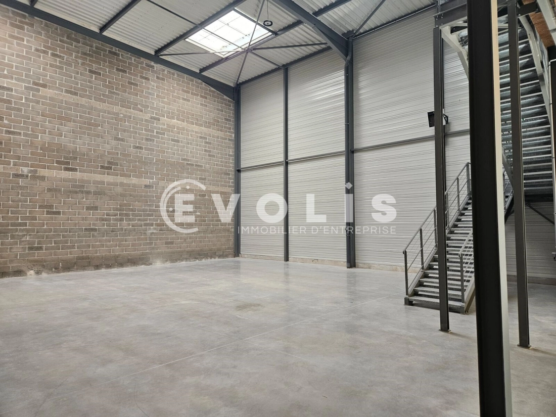 Photo 11 – vente Entrepôts / activités	OLLAINVILLE (91340)