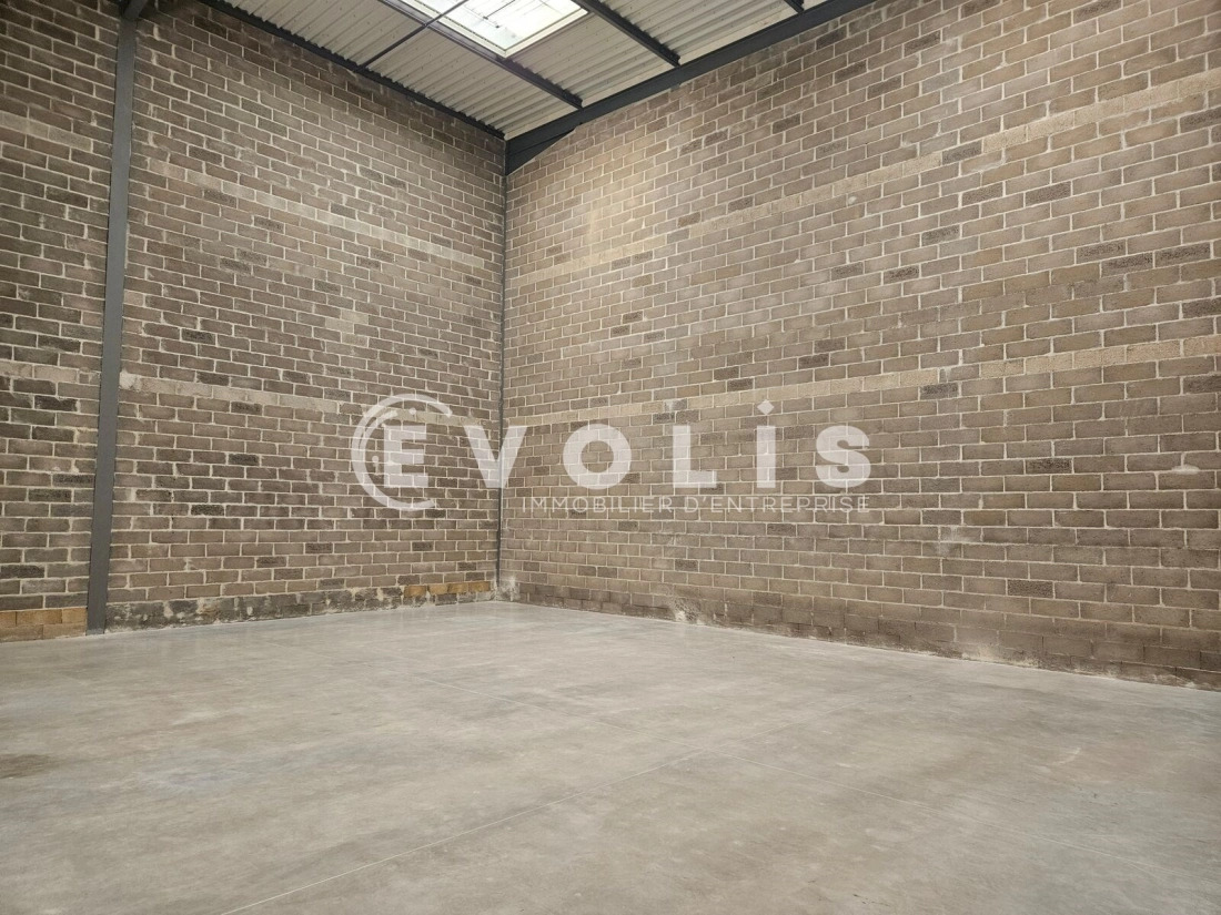Photo 12 – vente Entrepôts / activités	OLLAINVILLE (91340)
