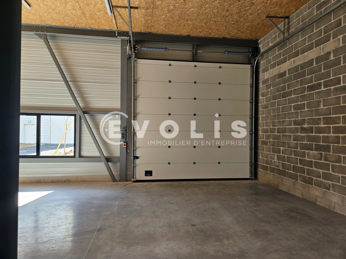 Photo 13 – vente Entrepôts / activités	OLLAINVILLE (91340)