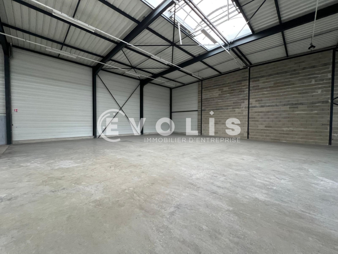 Photo 8 – location Entrepôts / activités	NEUVILLE SUR SAONE (69250)
