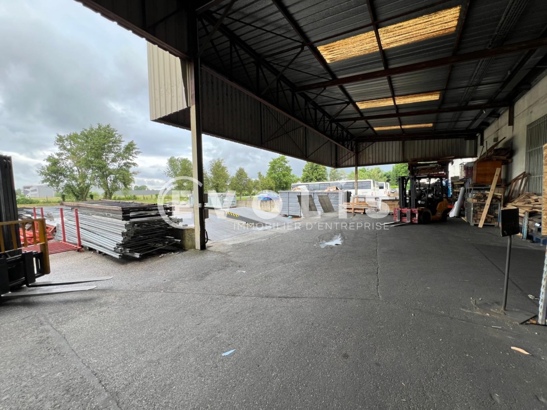 Photo 15 – location Entrepôts / activités	NEUVILLE SUR SAONE (69250)