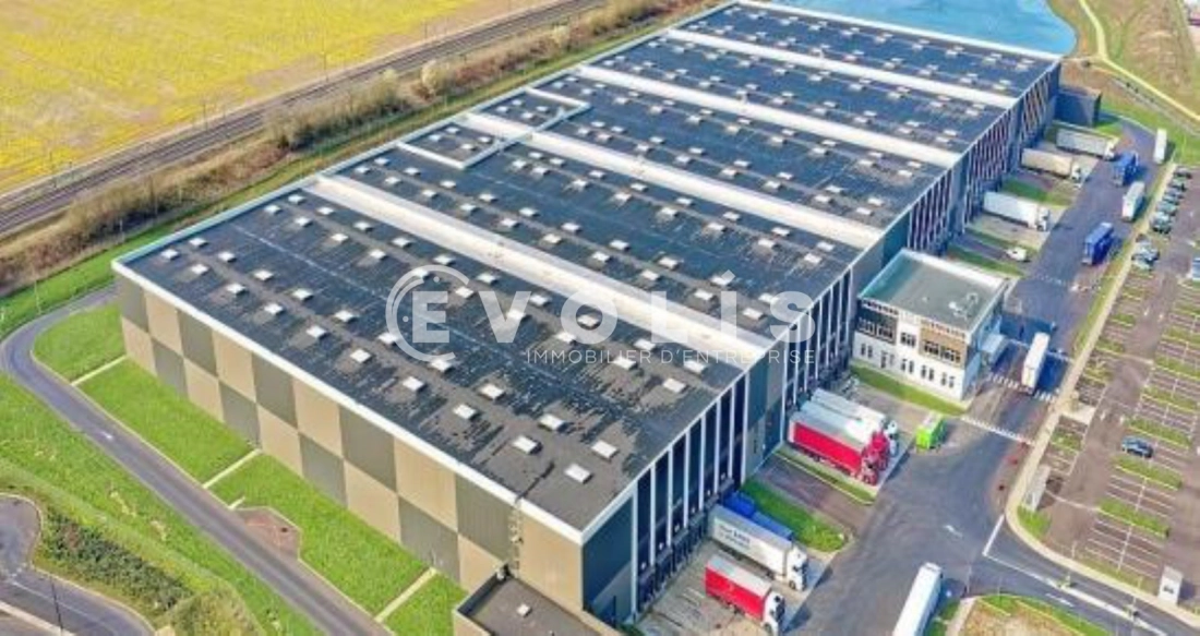 Photo 1 – location Entrepôts / activités	SERVON (77170)