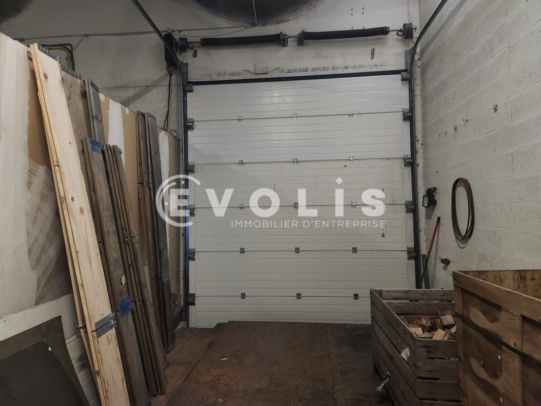 Photo 8 – location Entrepôts / activités	SAINT PRIEST (69800)