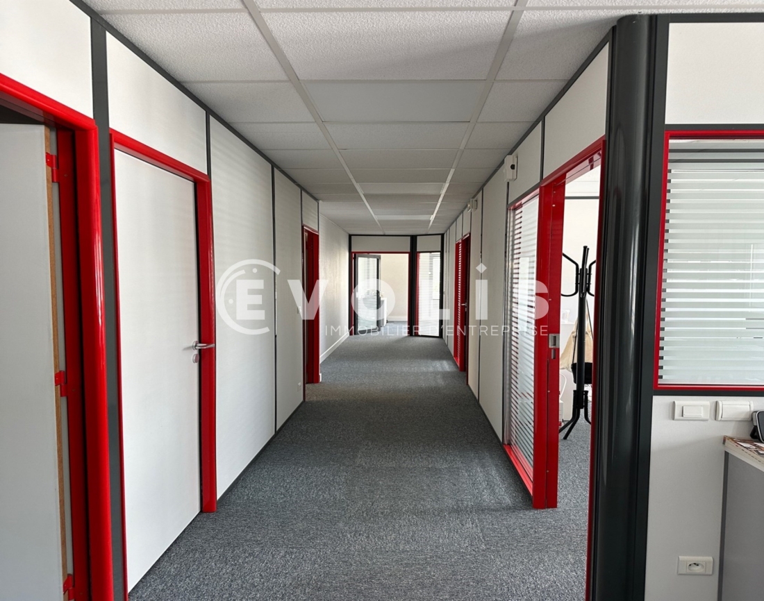 Photo 3 – location Entrepôts / activités	LIMAS (69400)