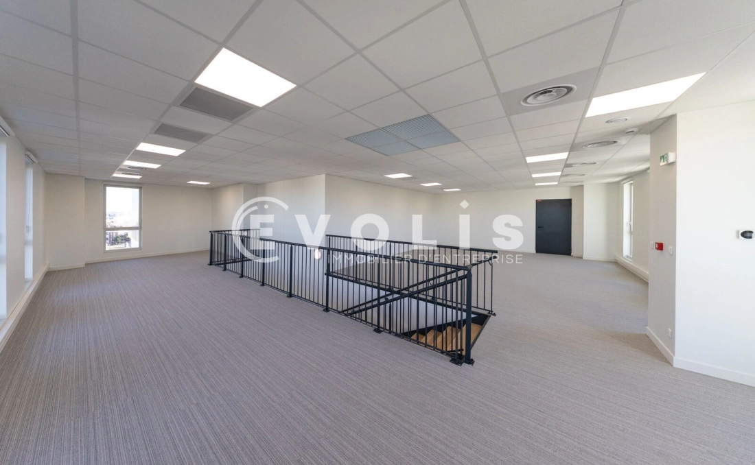 Photo 9 – location Entrepôts / activités	BONDY (93140)