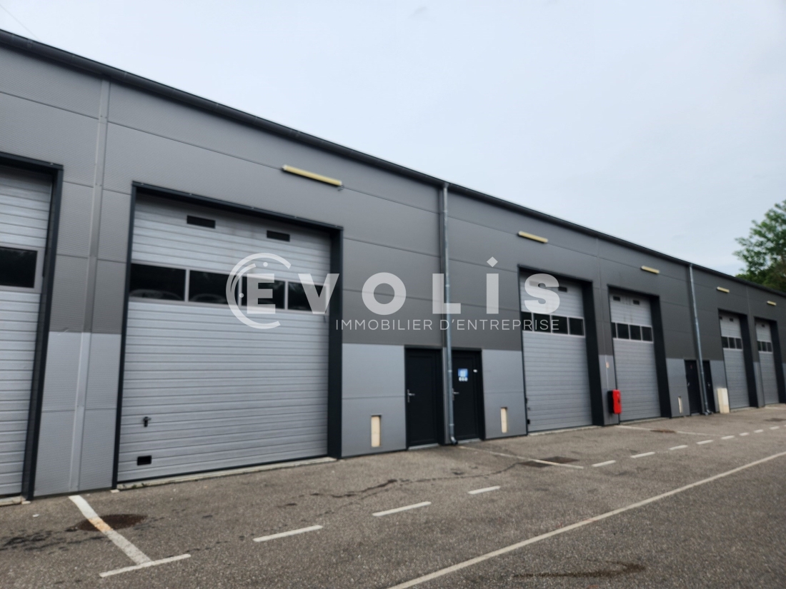 Photo 1 – location Entrepôts / activités	SAINT QUENTIN FALLAVIER (38070)