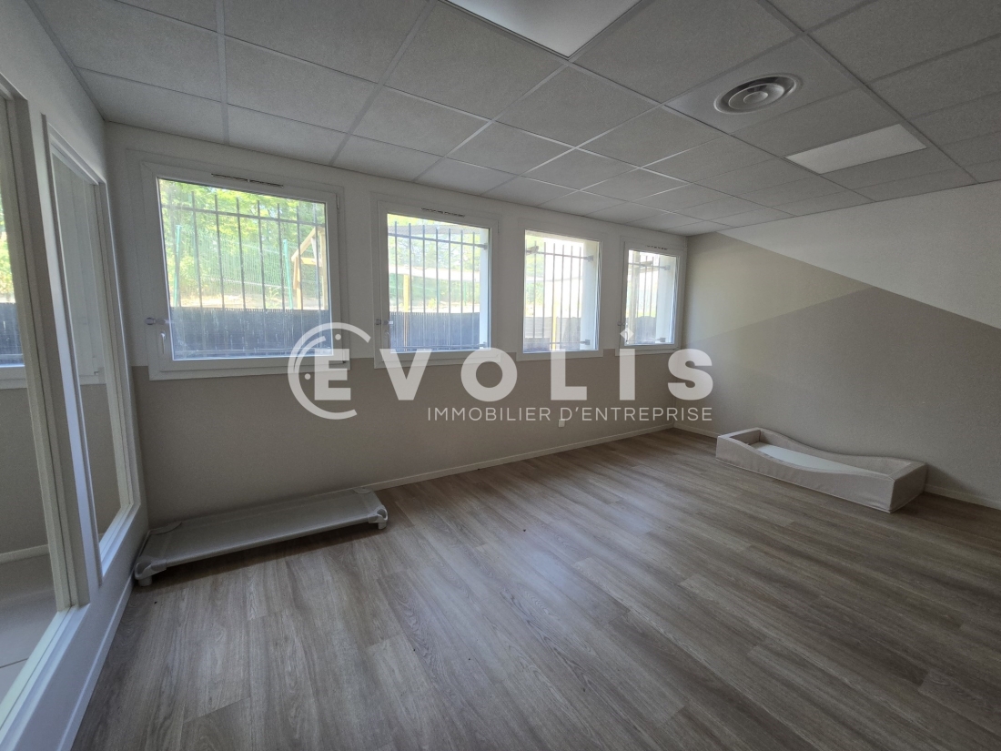 Photo 2 – location bureaux	ORSAY (91400)