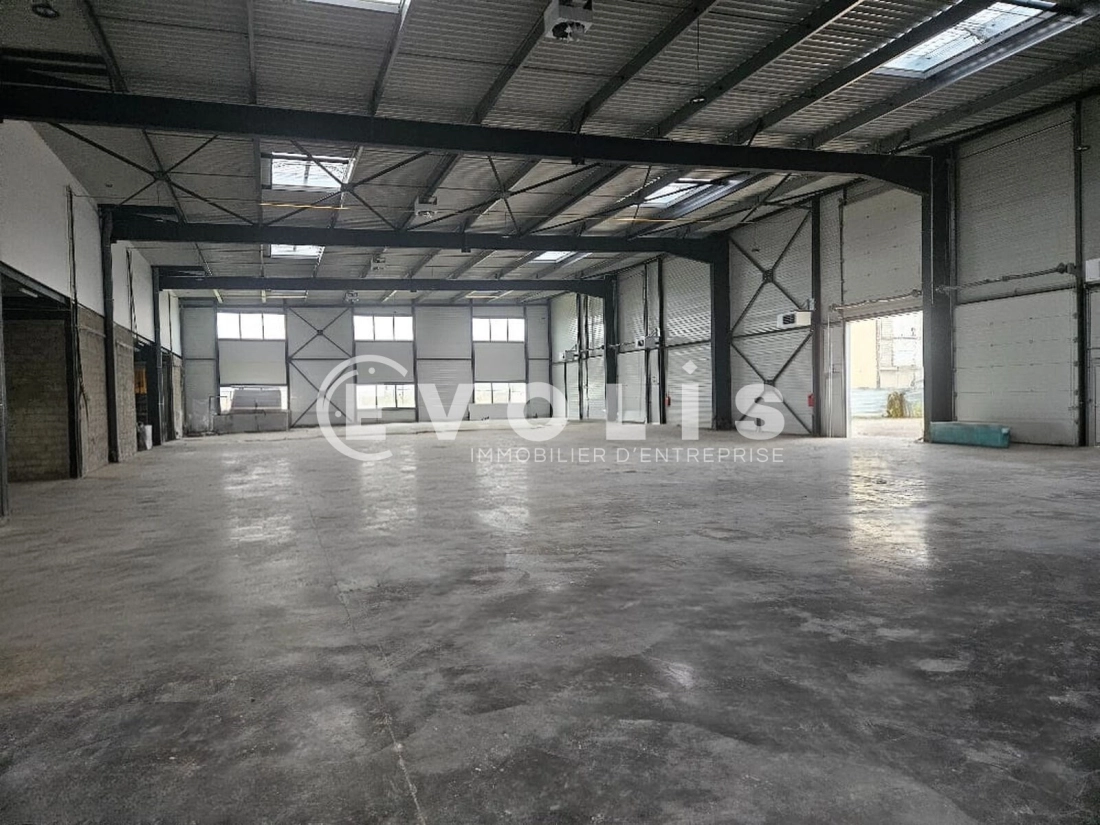 Photo 2 – vente Entrepôts / activités	VILLEBON SUR YVETTE (91140)