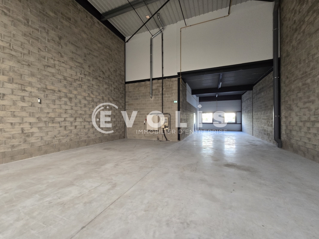 Photo 3 – location Entrepôts / activités	VILLEBON SUR YVETTE (91140)