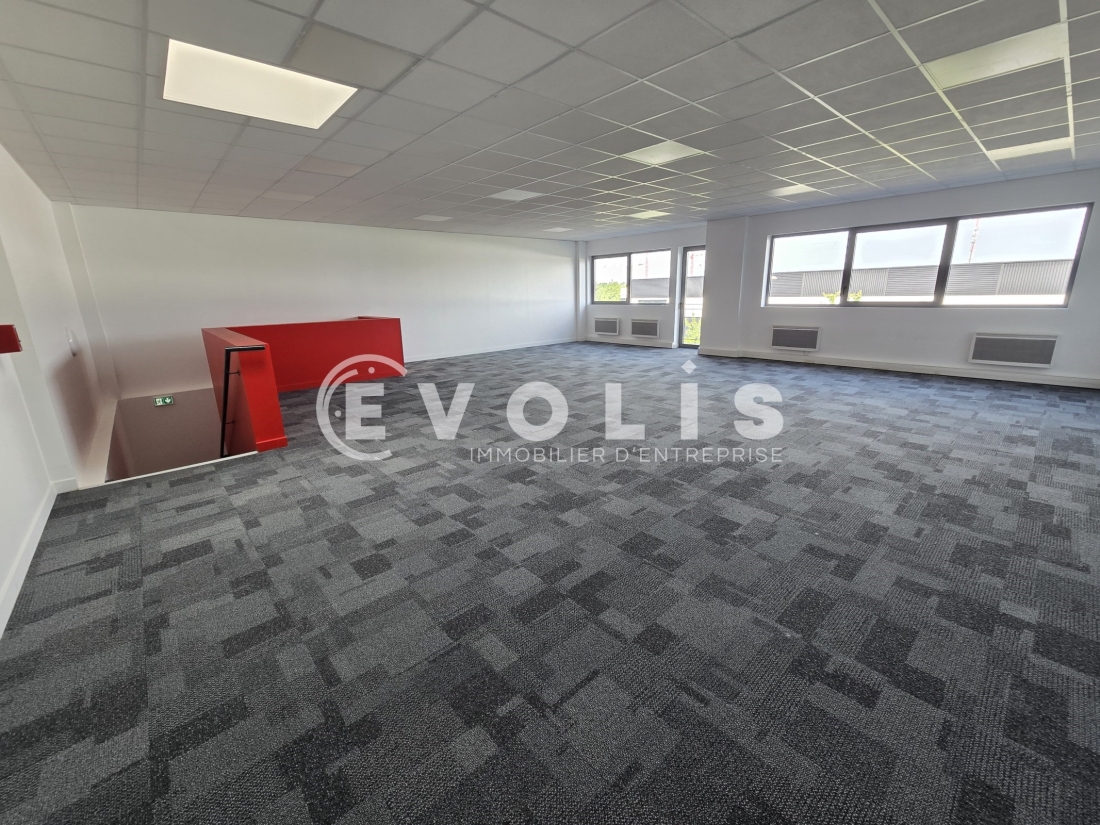 Photo 7 – location Entrepôts / activités	VILLEBON SUR YVETTE (91140)