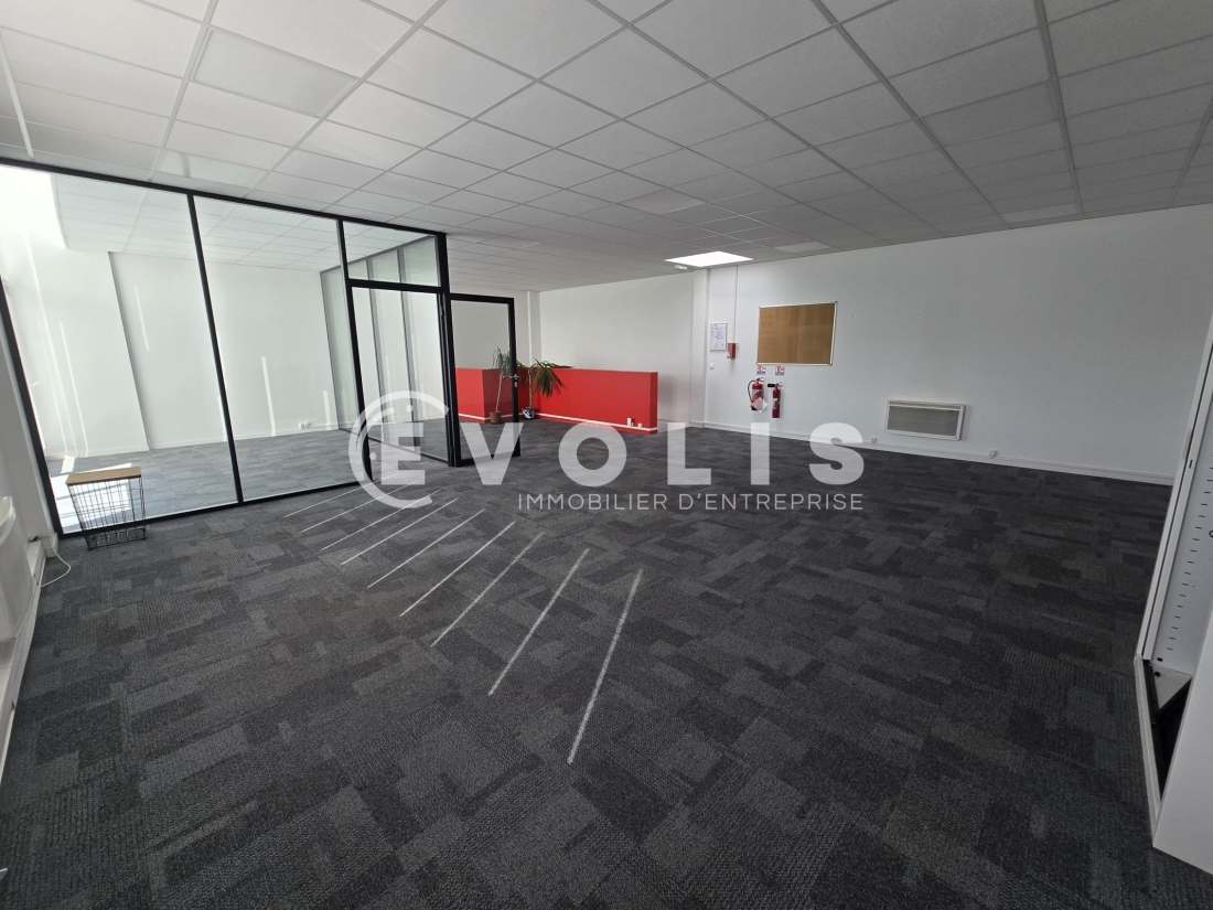 Photo 8 – location Entrepôts / activités	VILLEBON SUR YVETTE (91140)