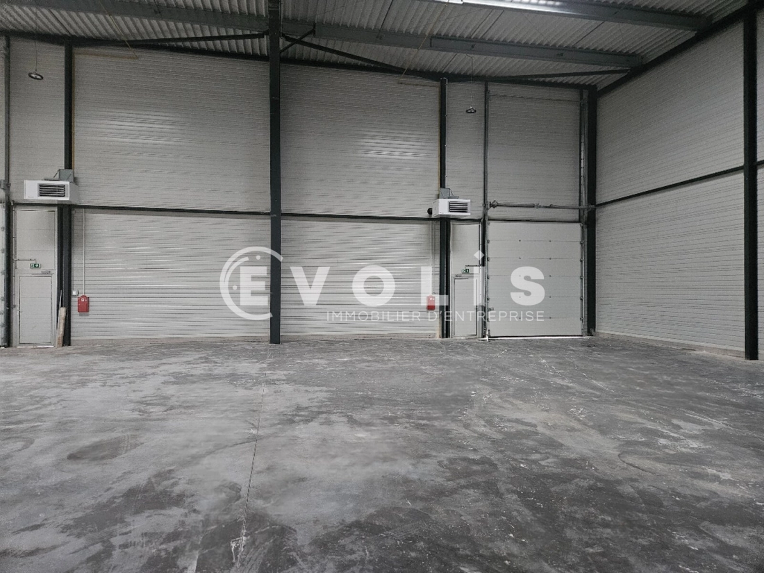 Photo 3 – location Entrepôts / activités	VILLEBON SUR YVETTE (91140)