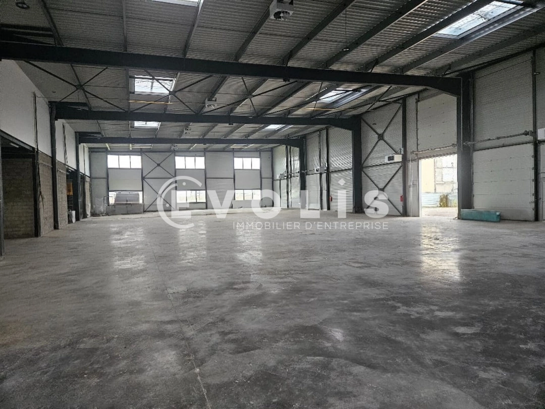 Photo 2 – location Entrepôts / activités	VILLEBON SUR YVETTE (91140)