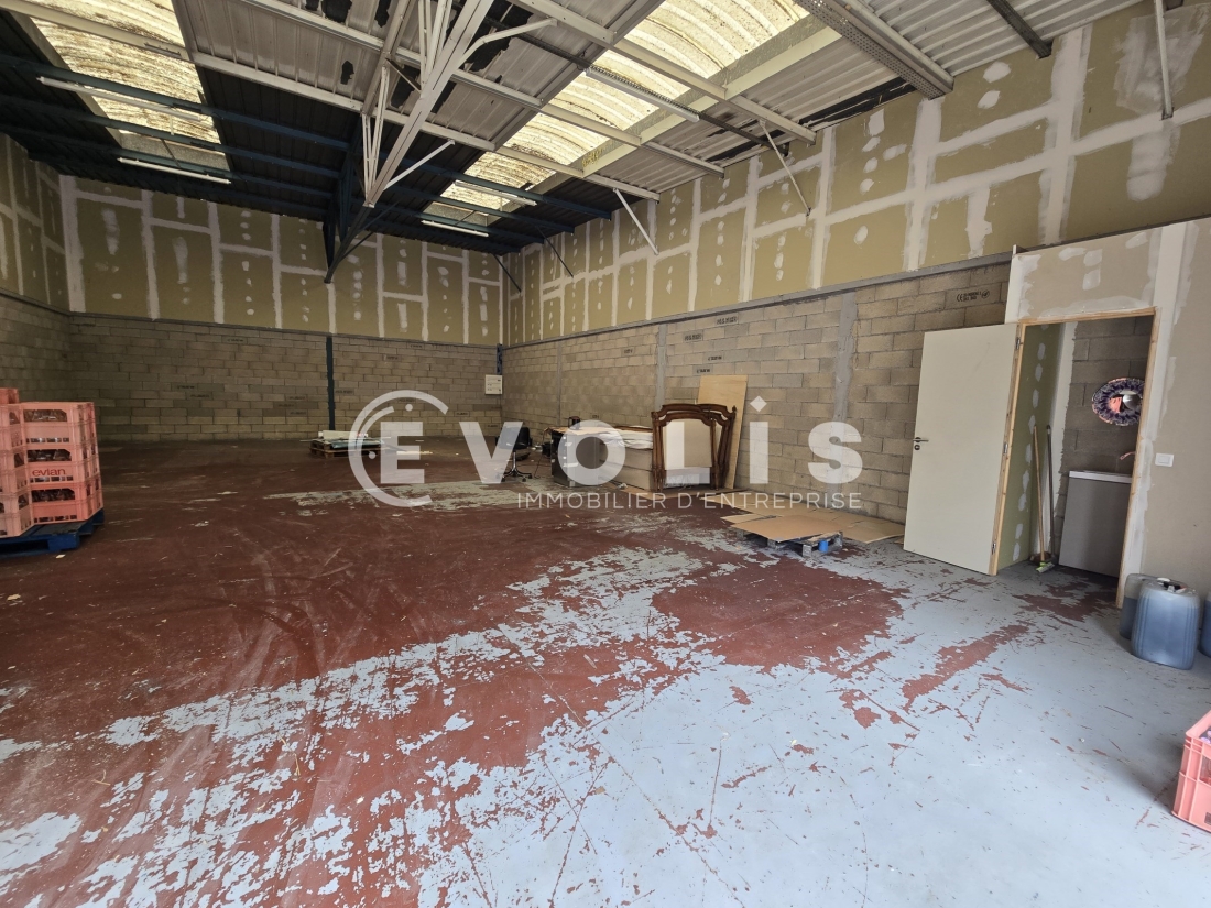 Photo 2 – location Entrepôts / activités	VILLEBON SUR YVETTE (91140)