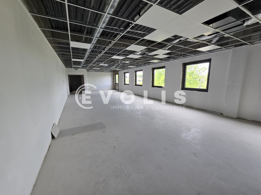 Photo 8 – location Entrepôts / activités	VILLEBON SUR YVETTE (91140)