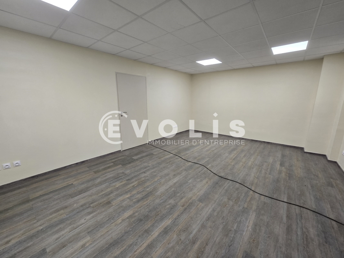 Photo 7 – location Entrepôts / activités	MORANGIS (91420)