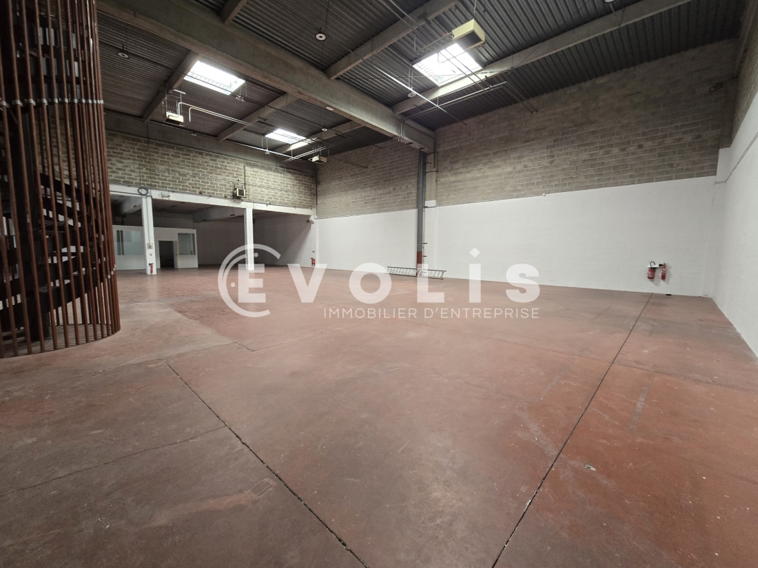 Photo 9 – location Entrepôts / activités	VERRIERES LE BUISSON (91370)