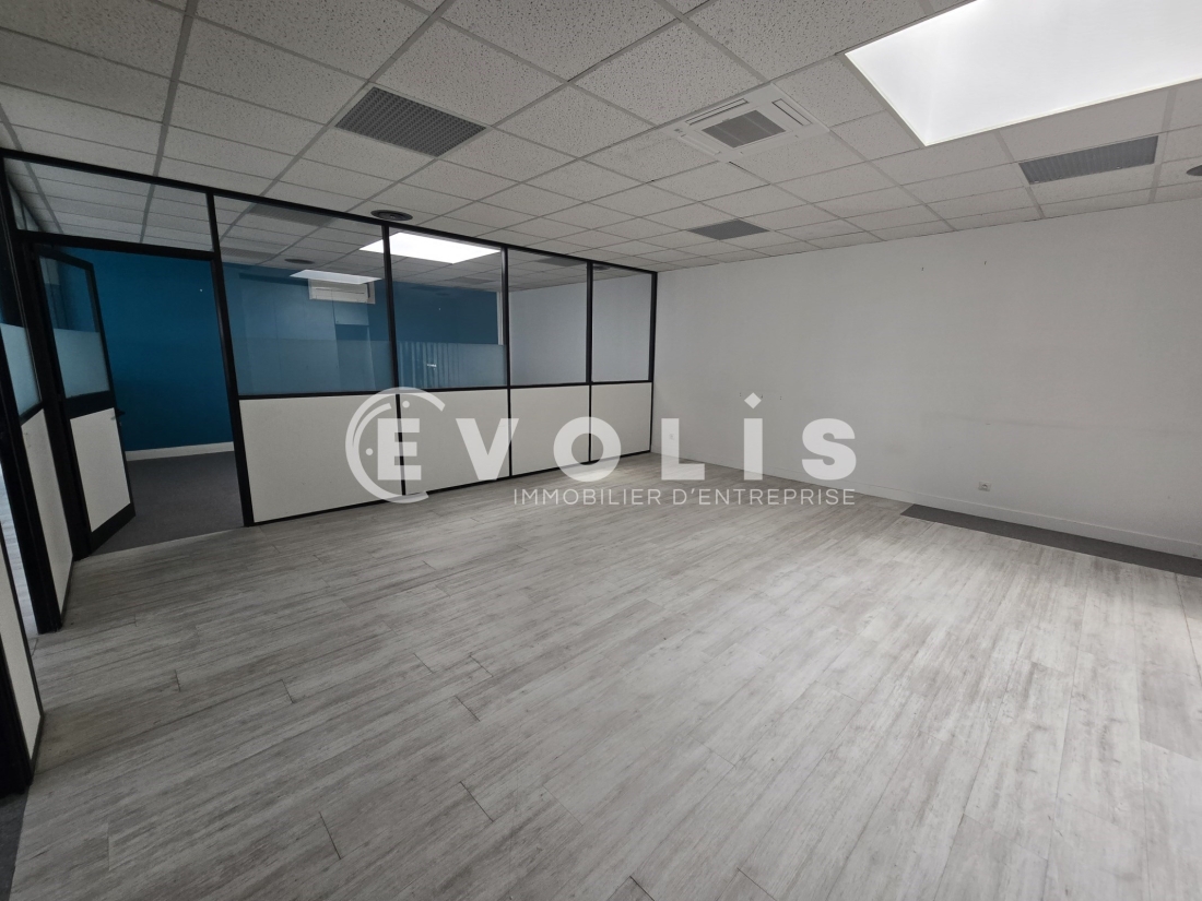 Photo 3 – location Entrepôts / activités	VERRIERES LE BUISSON (91370)