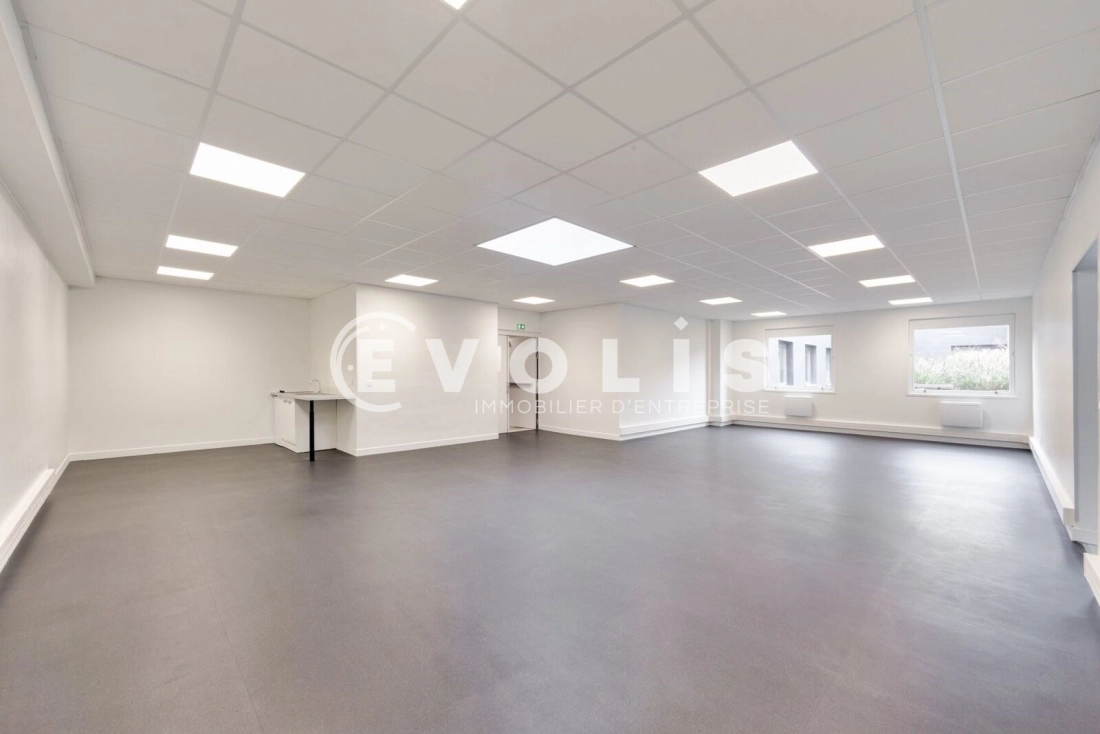 Photo 12 – location Entrepôts / activités	VERRIERES LE BUISSON (91370)