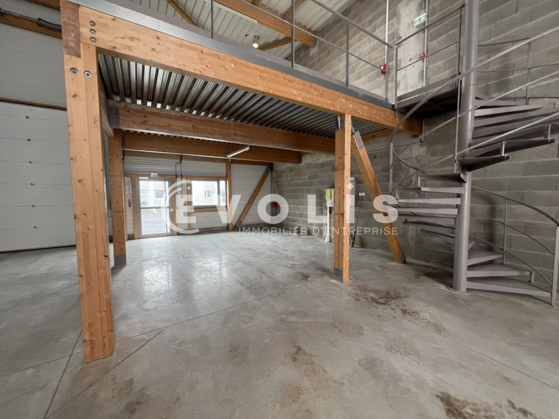 Photo 11 – vente Entrepôts / activités	SAINT VULBAS (01150)