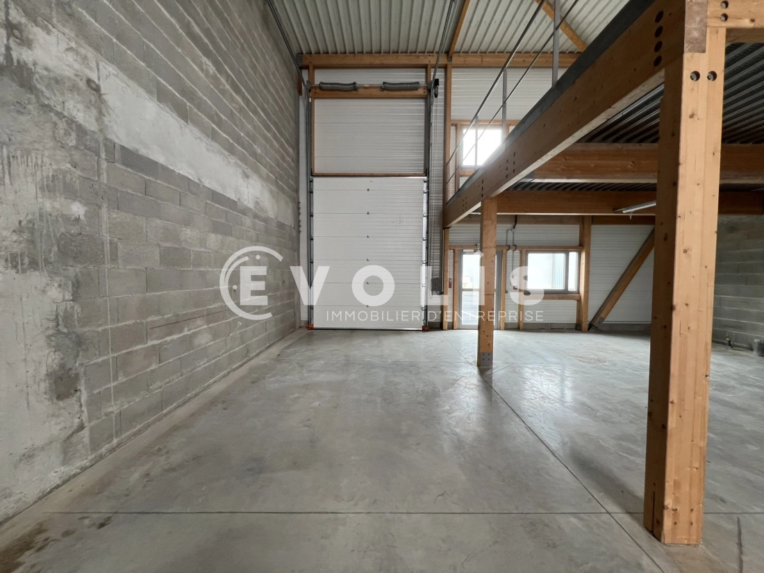 Photo 12 – vente Entrepôts / activités	SAINT VULBAS (01150)