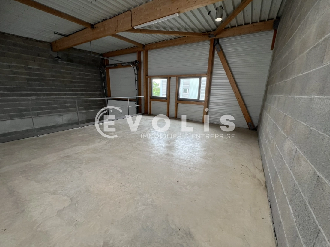 Photo 13 – vente Entrepôts / activités	SAINT VULBAS (01150)