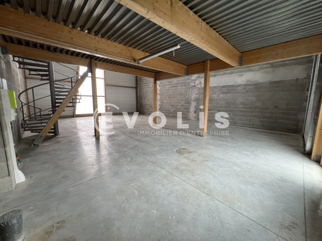 Photo 15 – vente Entrepôts / activités	SAINT VULBAS (01150)