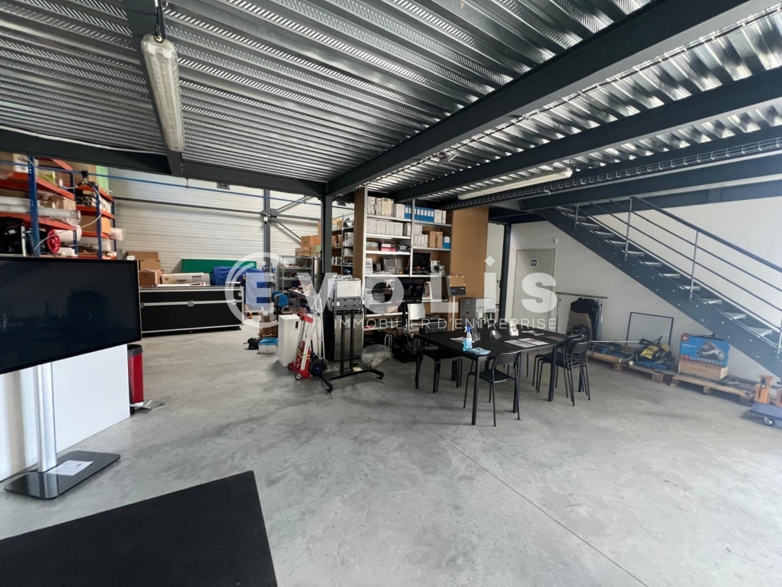 Photo 5 – vente Entrepôts / activités	BLYES (01150)