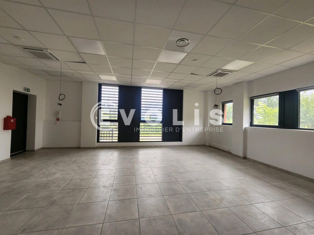 Photo 7 – location Entrepôts / activités	SAINT QUENTIN FALLAVIER (38070)