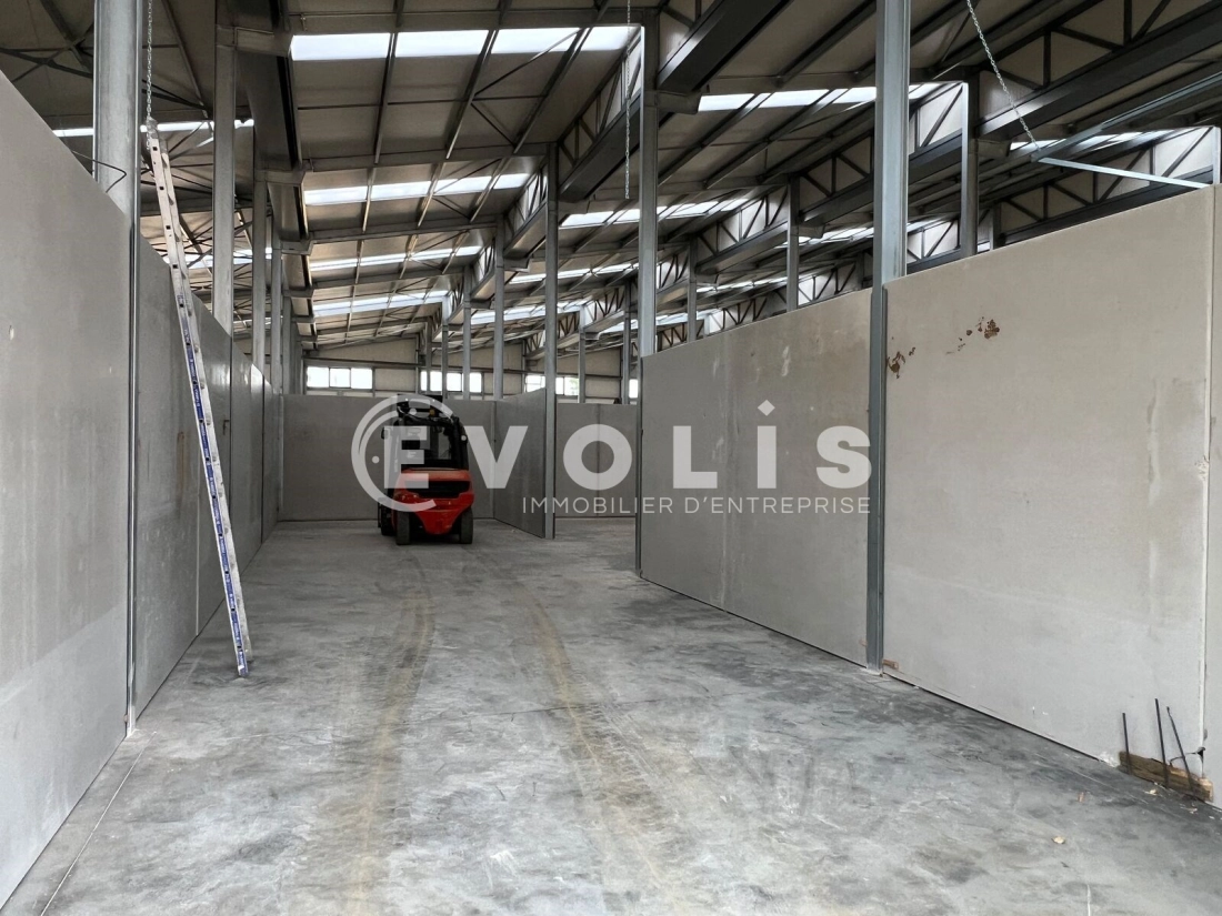Photo 3 – vente Entrepôts / activités	CHEVRY COSSIGNY (77173)
