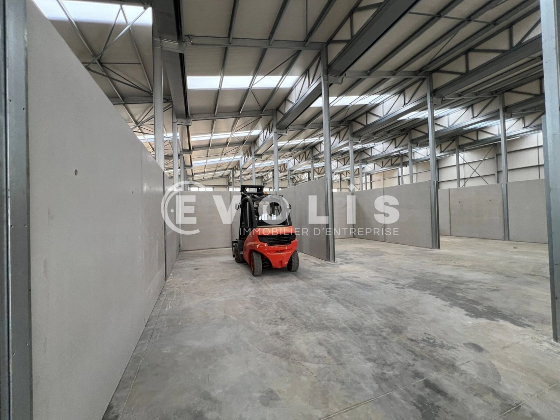 Photo 4 – vente Entrepôts / activités	CHEVRY COSSIGNY (77173)
