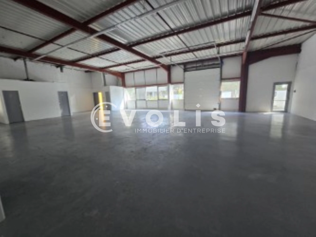 Photo 2 – location Entrepôts / activités	VILLEBON SUR YVETTE (91140)