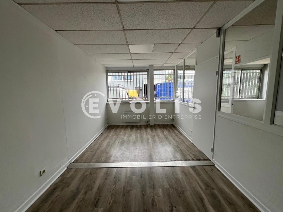 Photo 2 – location Entrepôts / activités	CHASSIEU (69680)