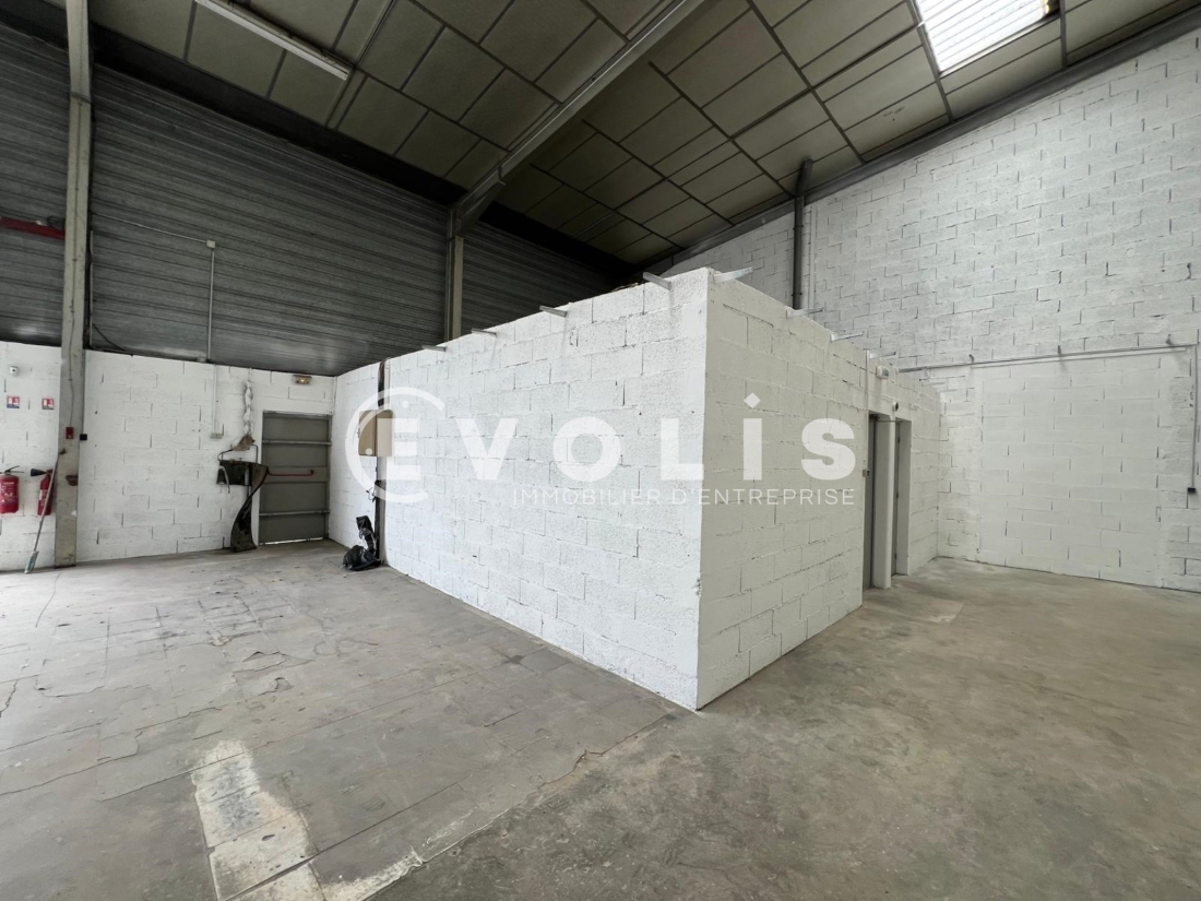 Photo 6 – location Entrepôts / activités	CHASSIEU (69680)