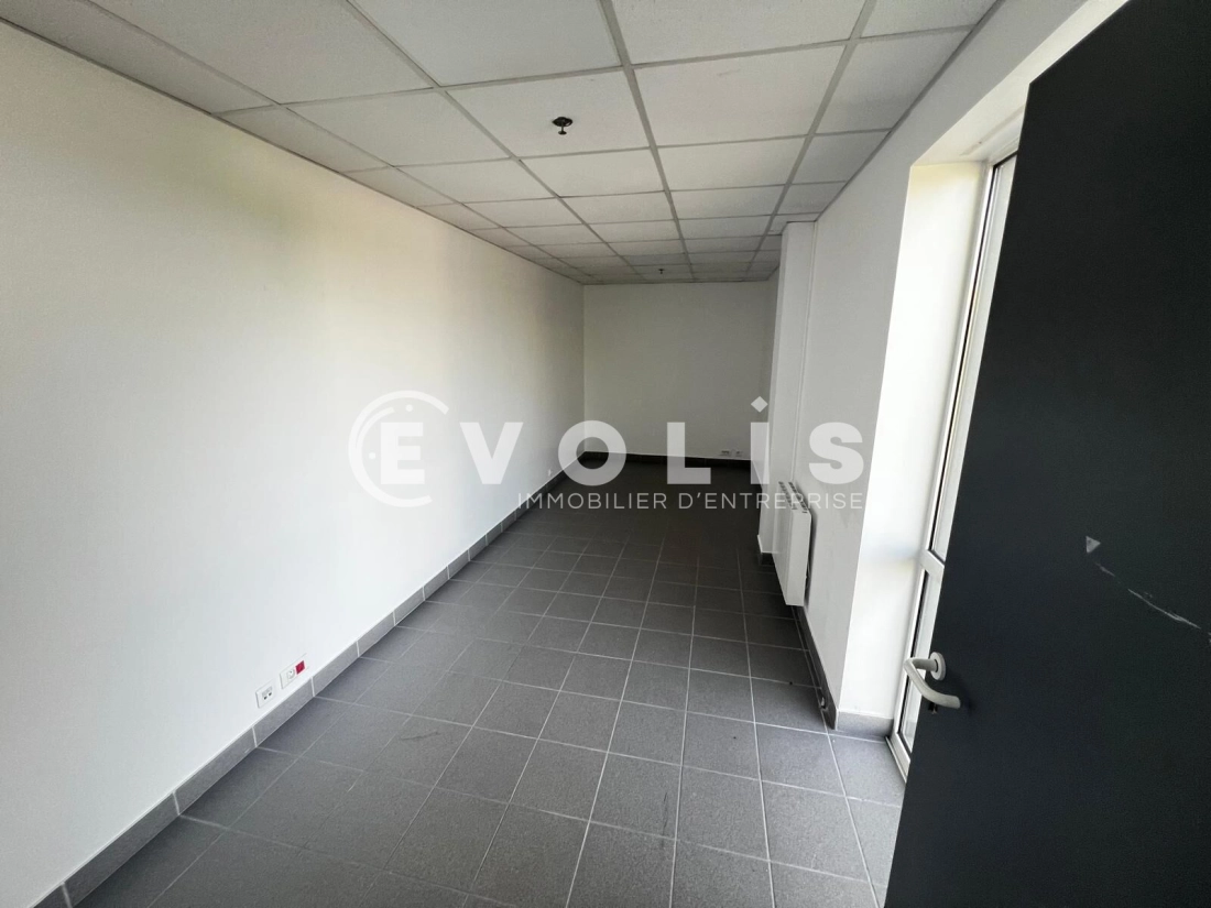 Photo 15 – location Entrepôts / activités	SAINT MICHEL SUR ORGE (91240)