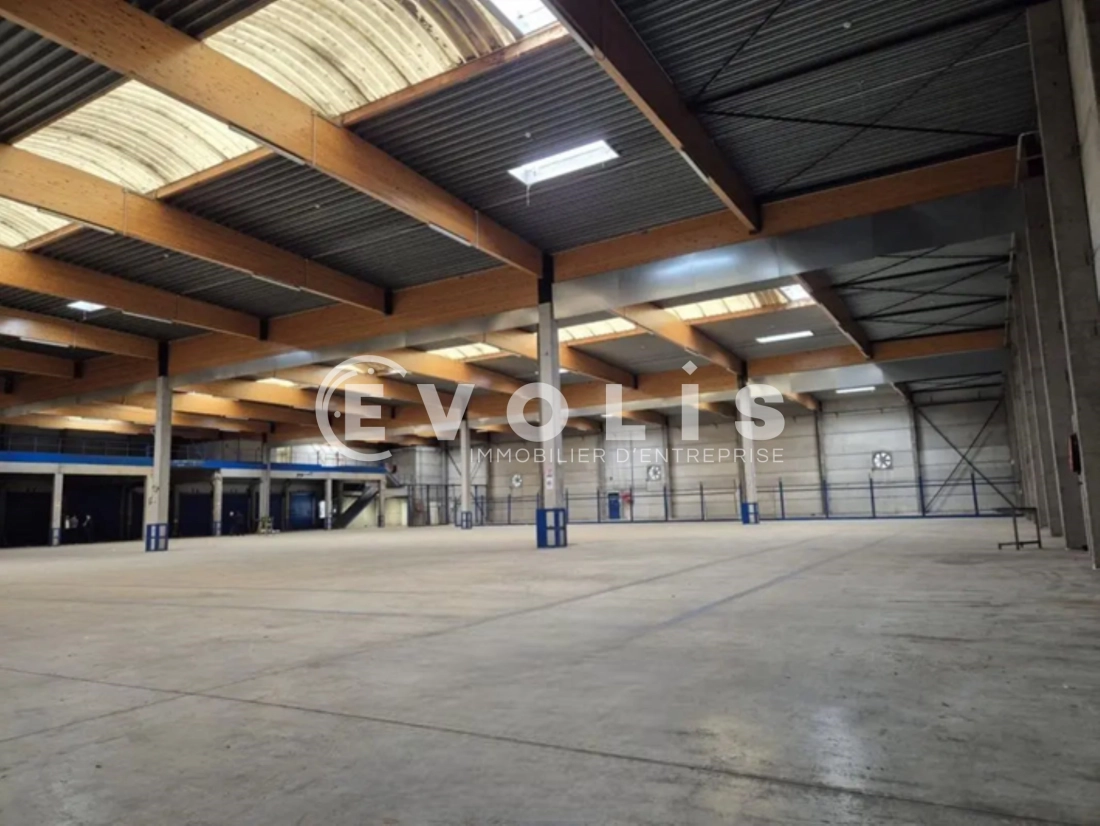 Photo 1 – location Entrepôts / activités	SAINT THIBAULT DES VIGNES (77400)