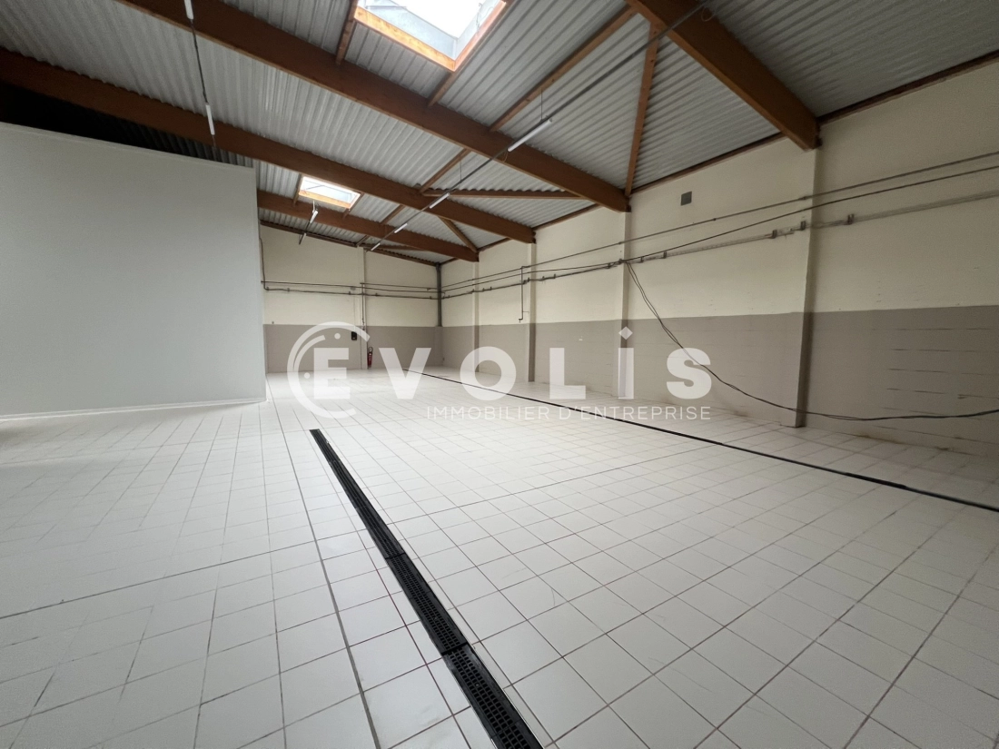 Photo 10 – location Entrepôts / activités	DECINES CHARPIEU (69150)