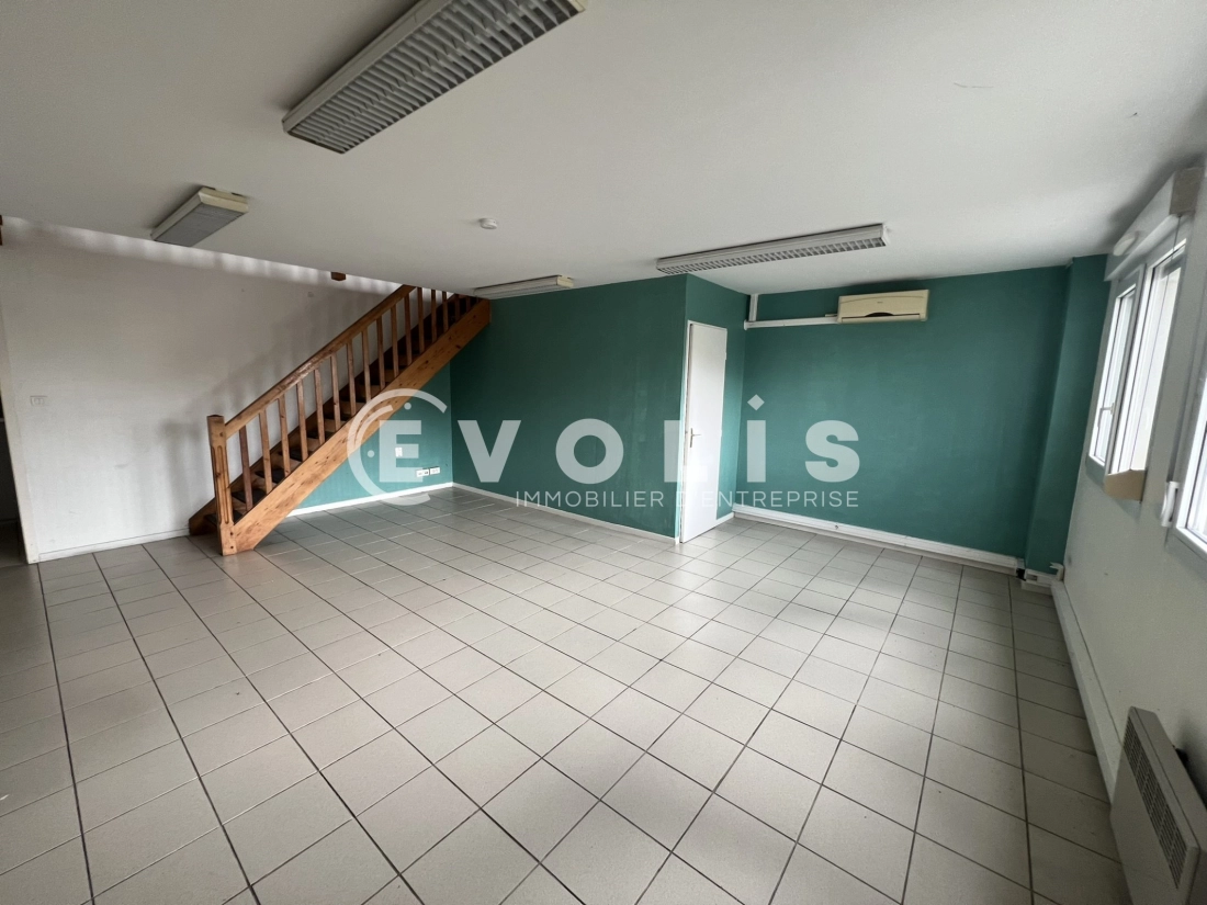 Photo 12 – location Entrepôts / activités	DECINES CHARPIEU (69150)