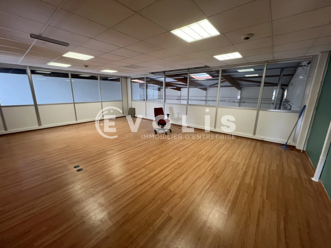 Photo 15 – location Entrepôts / activités	DECINES CHARPIEU (69150)