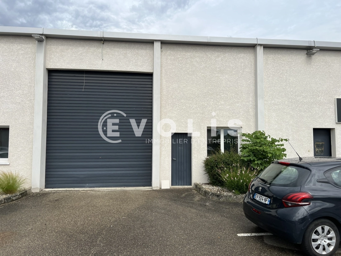 Photo 5 – location Entrepôts / activités	DECINES CHARPIEU (69150)