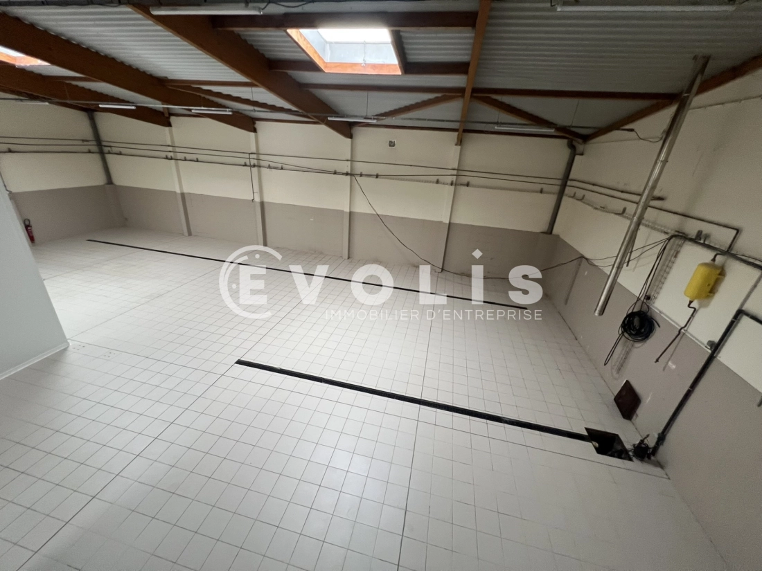 Photo 8 – location Entrepôts / activités	DECINES CHARPIEU (69150)